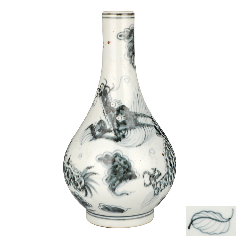 明青花龙纹胆瓶