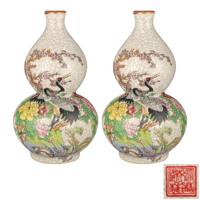 大清乾隆年制款福寿图葫芦瓶一对