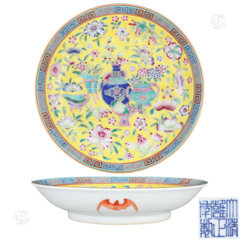 清代大清雍正年制款珐琅彩博古花卉赏盘