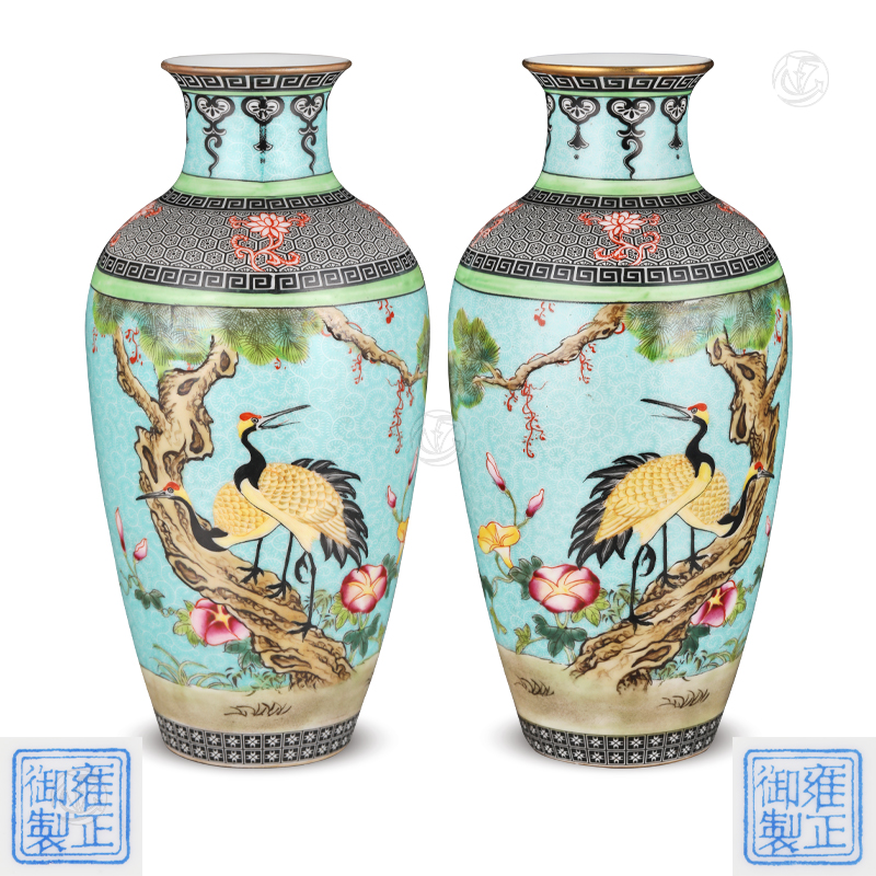 雍正御制款珐琅釉松鹤纹轧道赏瓶