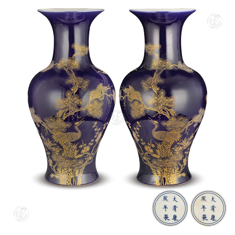 霁蓝釉描金松鹤延年赏瓶 1对（大清康熙年制款）