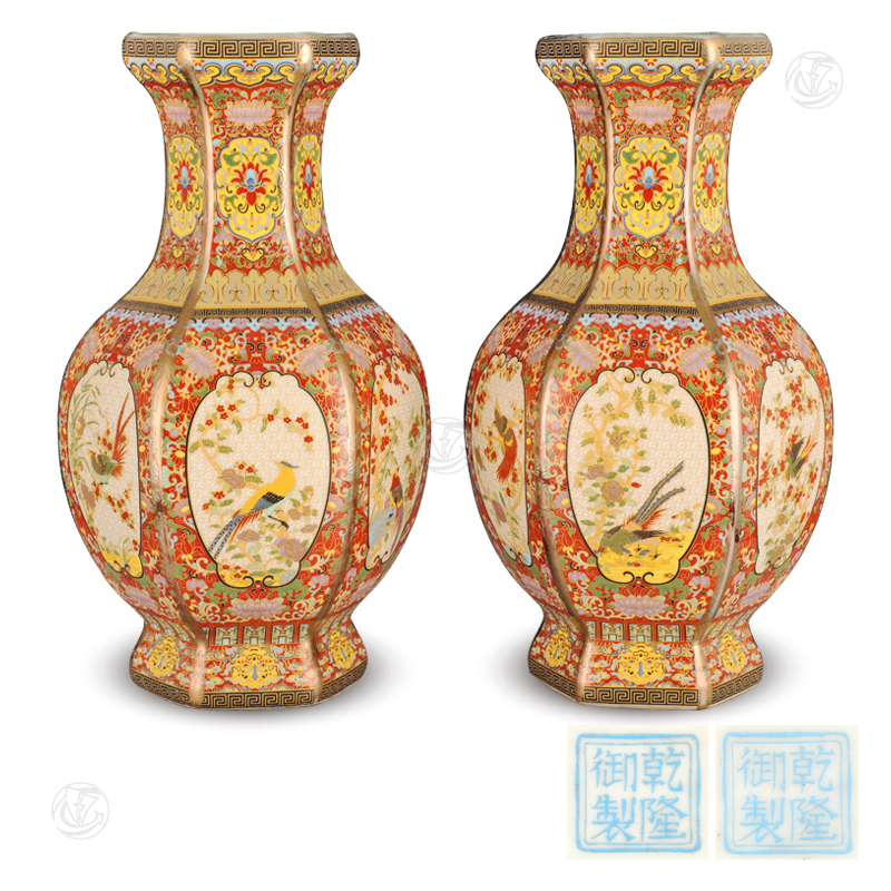 珐琅彩描金花鸟纹六方瓶 1对（乾隆御制款）