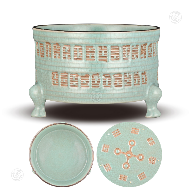 汝窑八卦纹三足炉