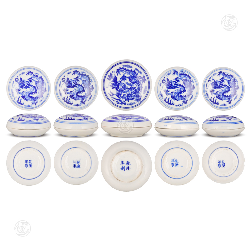 乾隆年制款青花龙纹印泥盒（1组）