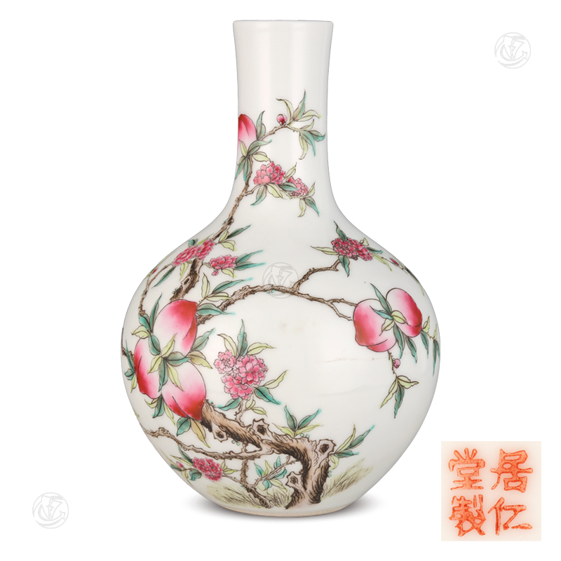粉彩九桃天球瓶（居仁堂制款）