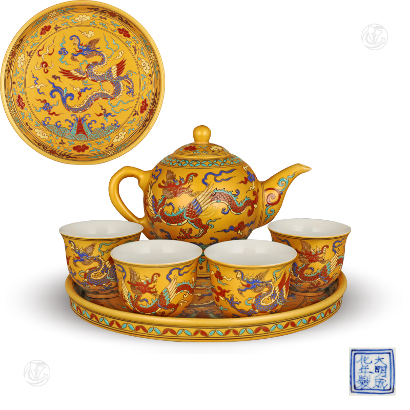 大明成化年制款金地斗彩龙纹茶具一套（6 件）